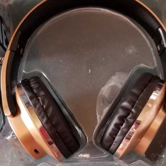 Wireless HeadPhones - Picture 2 of 4